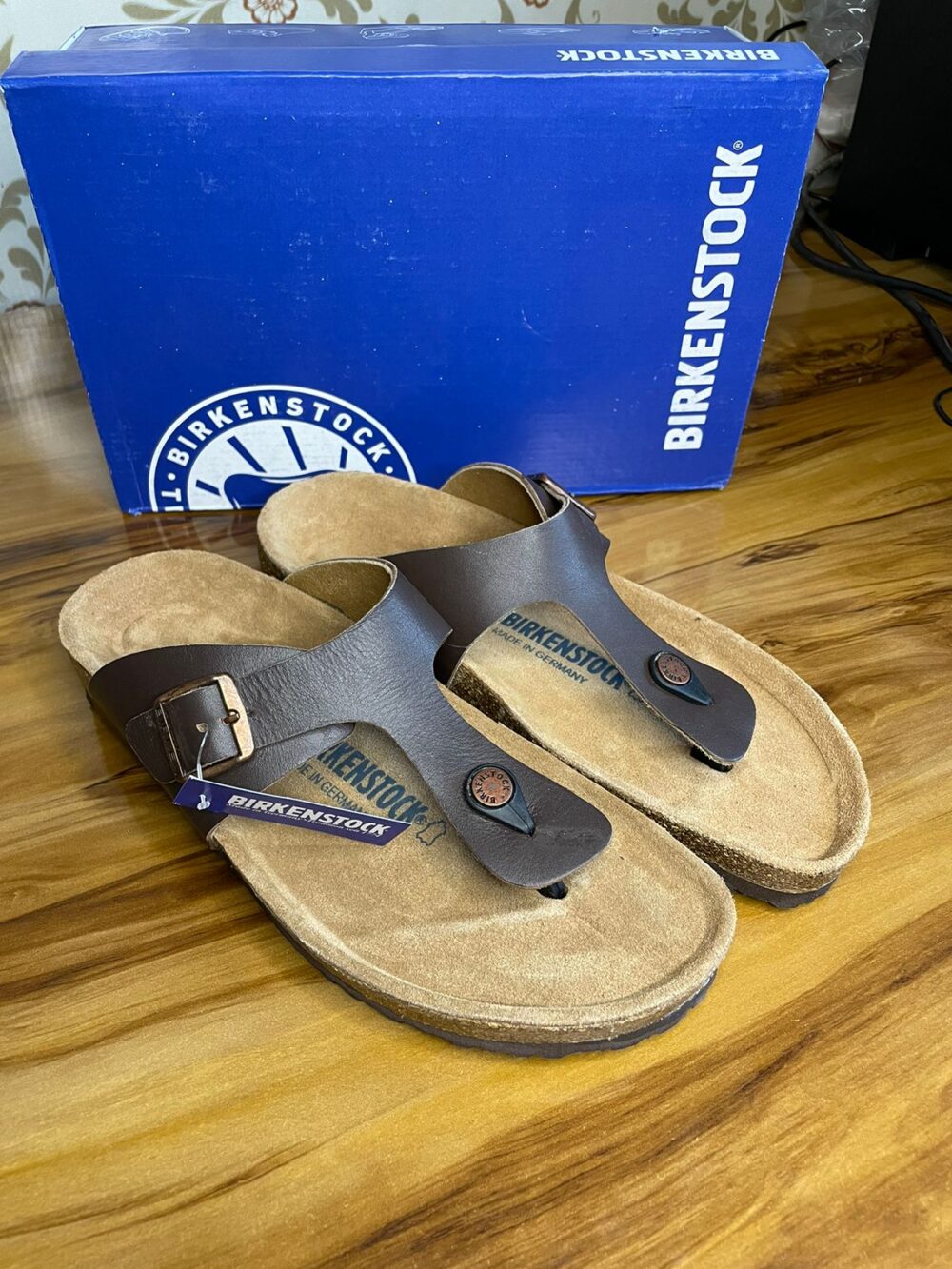 Birkenstock Gizeh Slides (Coffee)