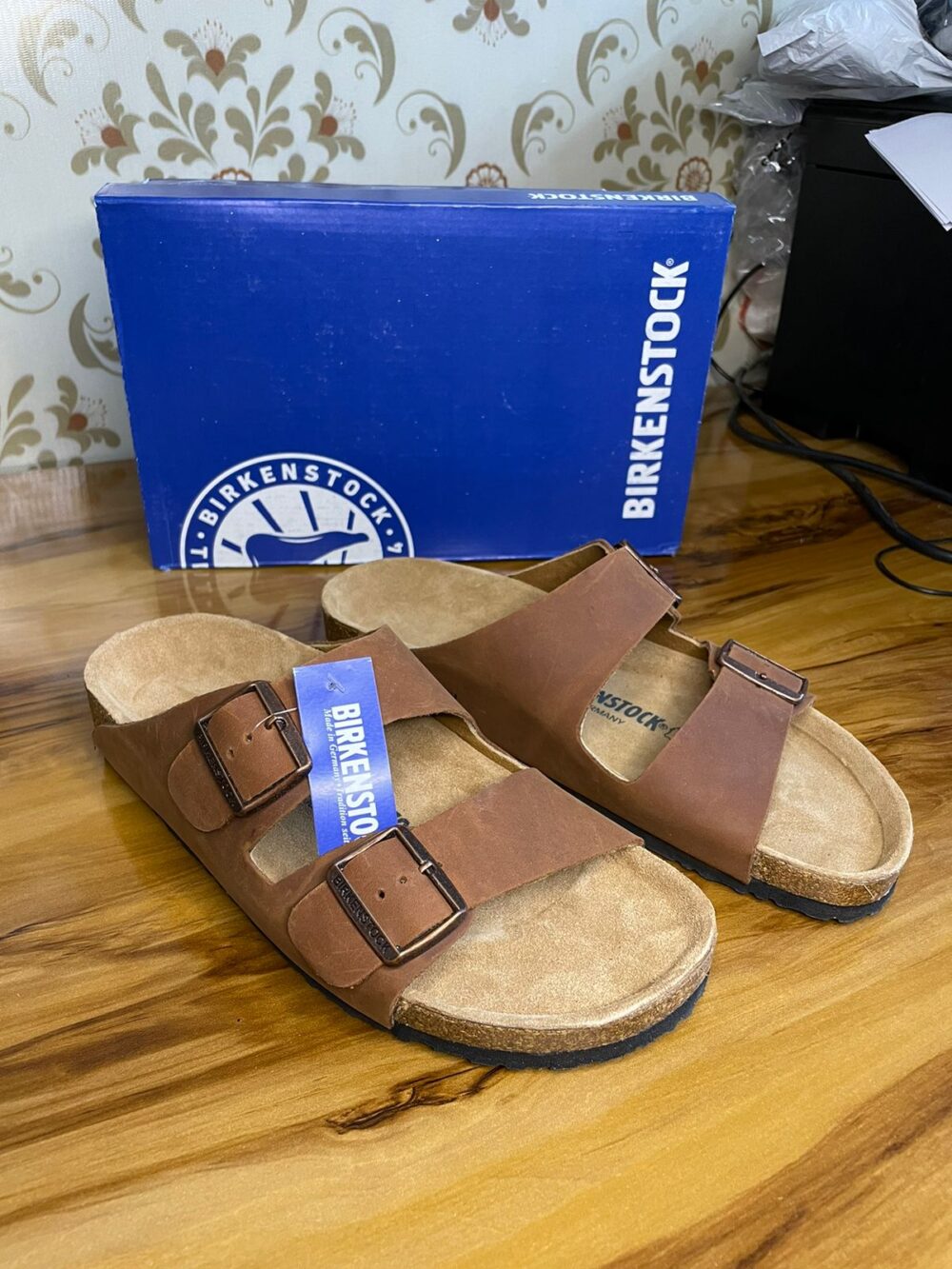 Birkenstock Arizona Slides (Brown)