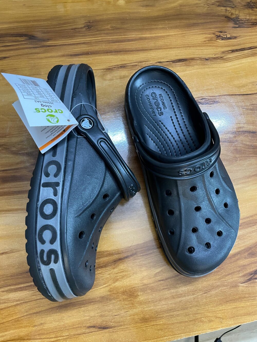 Crocs Bayaband Clogs (Black Grey) - Image 2
