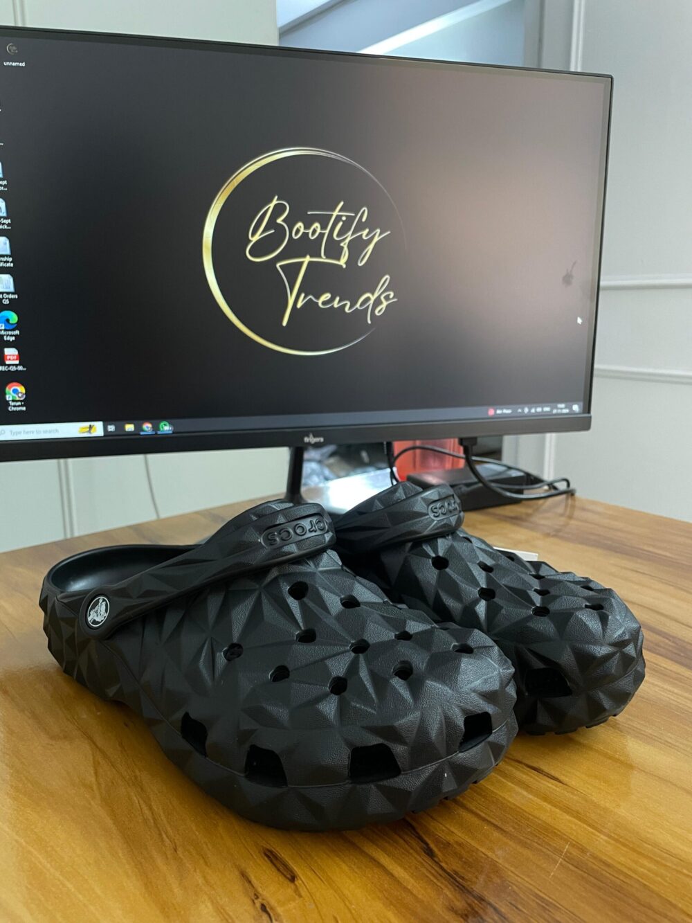 Crocs Geo Clogs (Black)