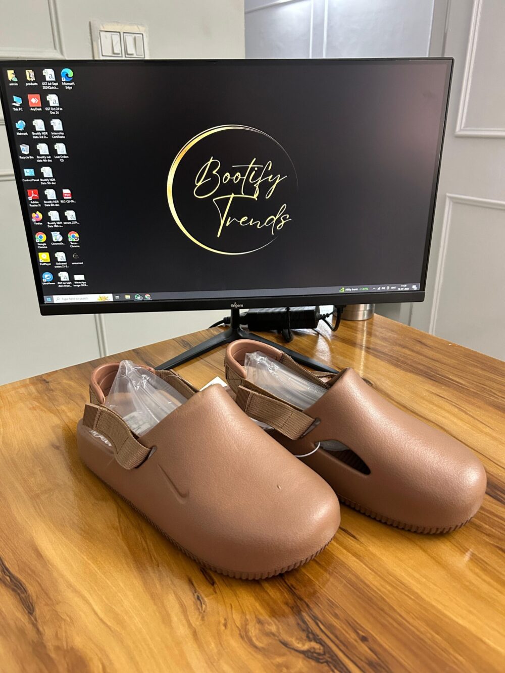 Nike Calm Mules (Brown)