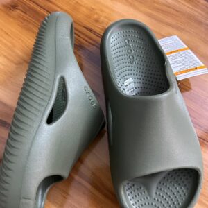 Crocs Mellow Slides (Army Green)