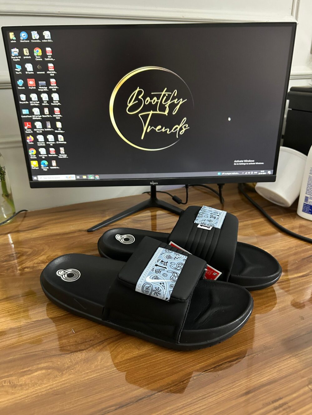 Nike Off Court Adjust Slides (Black)