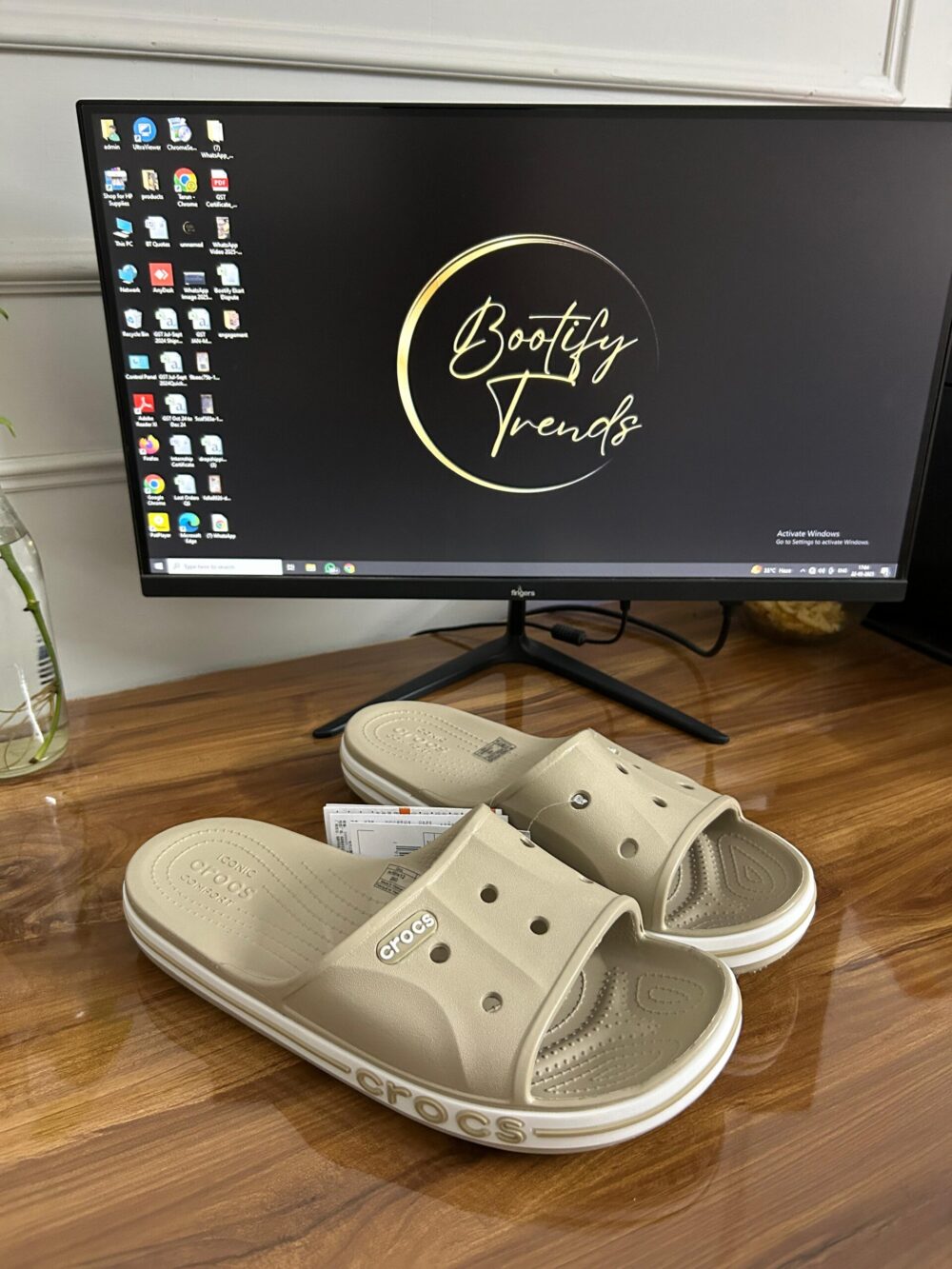 Crocs Bayaband Slides (Beige)