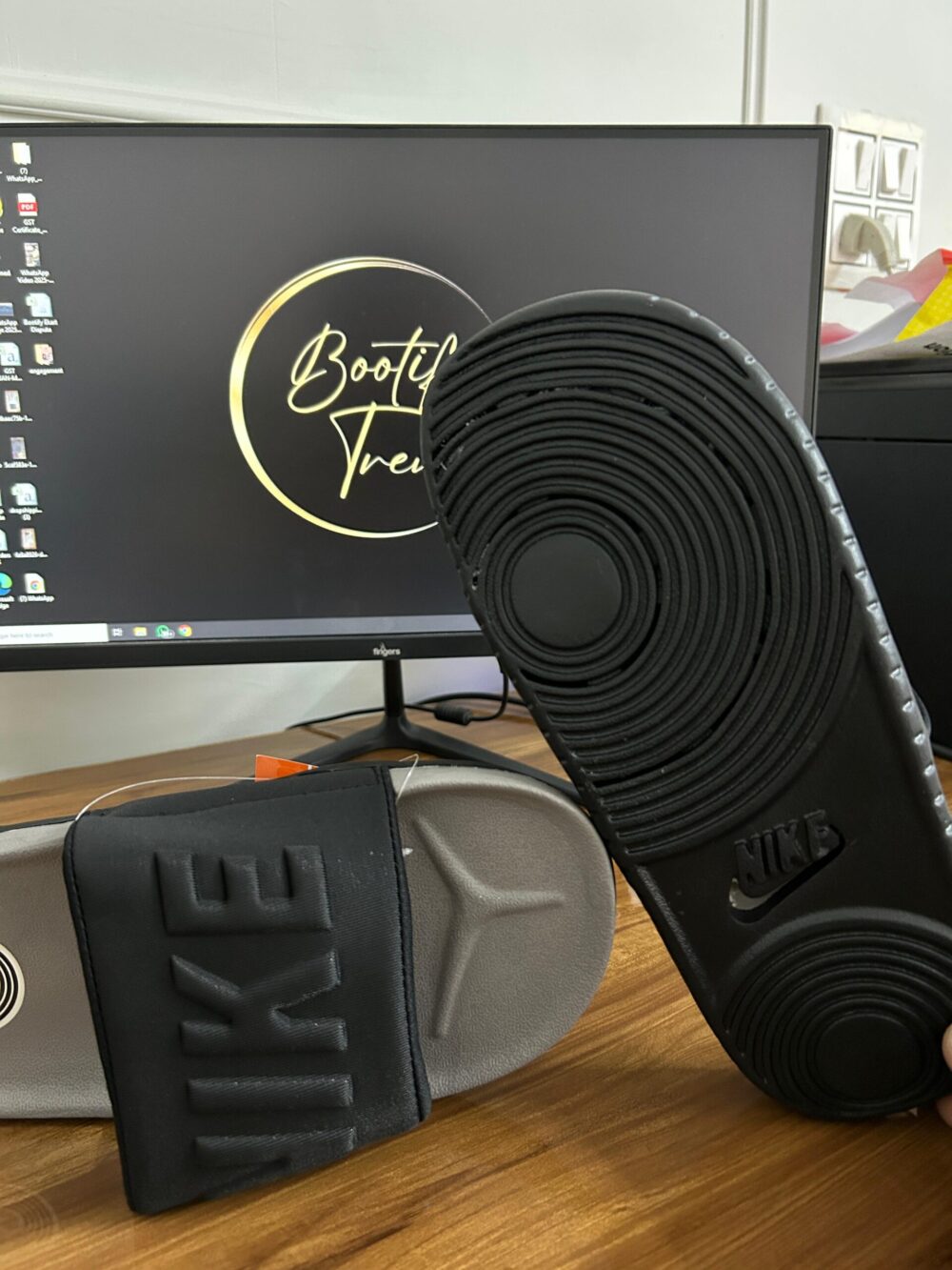 Nike Off Court Slides (Black/Grey) - Image 3
