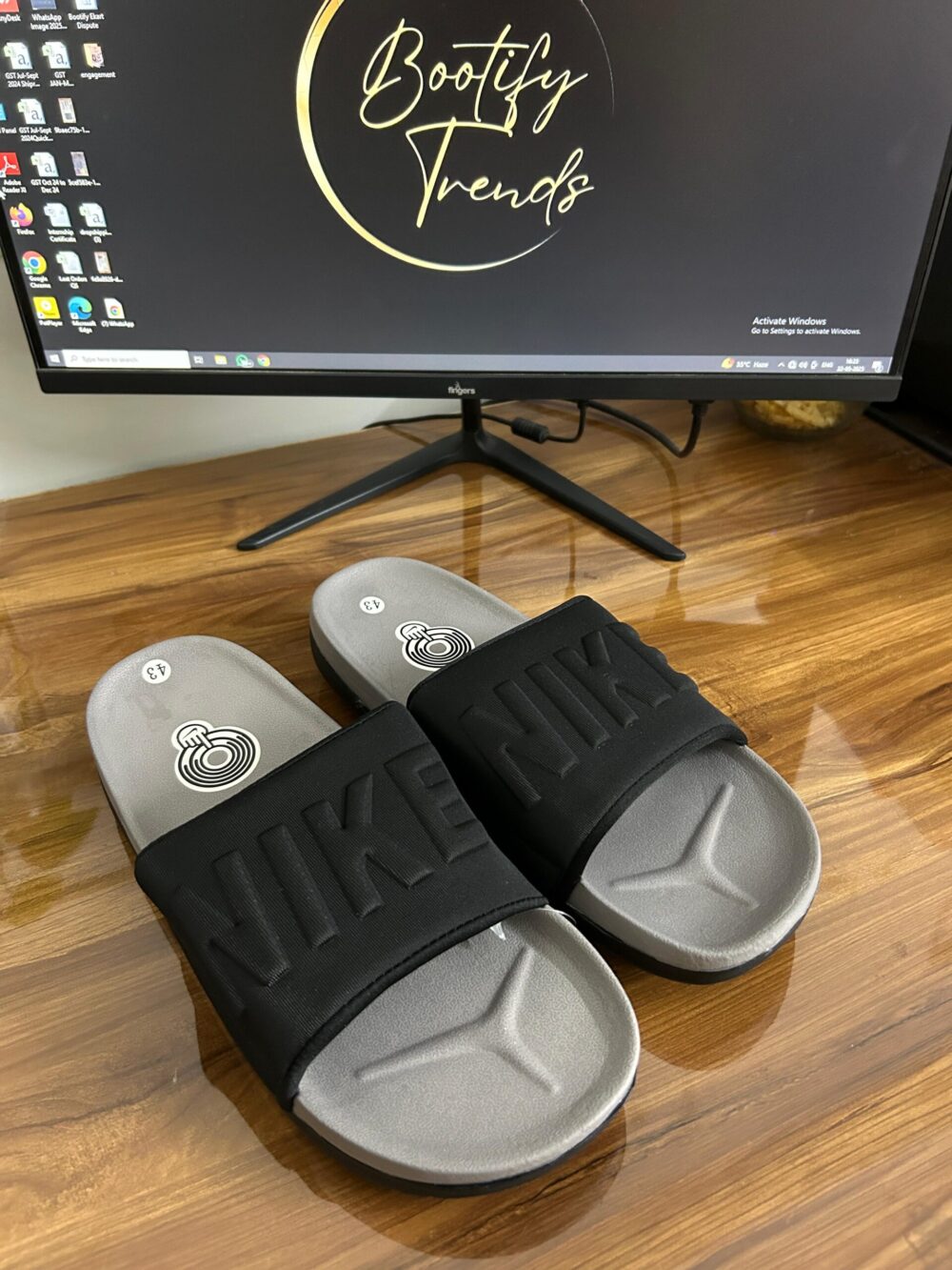 Nike Off Court Slides (Black/Grey)