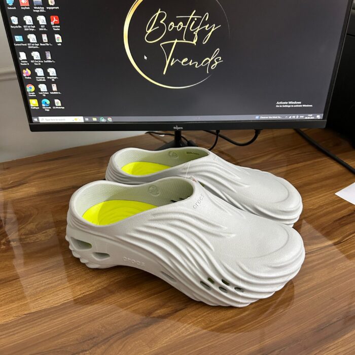 Crocs Echo Wave Clogs (Atmostphere)