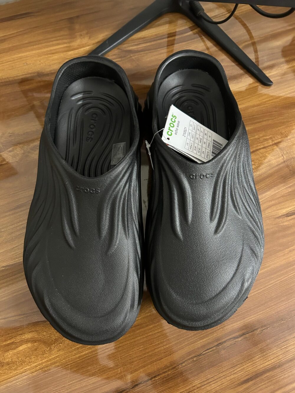 Crocs Echo Wave Clogs (Black) - Image 4