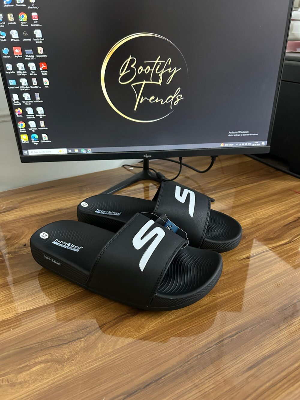 Skechers Hyper Burst Recovery Logo Slides (Black)