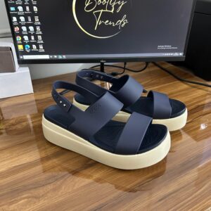 Crocs Brooklyn 4U Low Sandal (Navy)