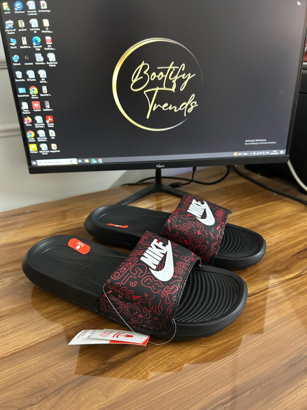 Nike Doodle Slides (Red)
