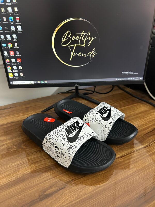 Nike Doodle Slides (Black/White)