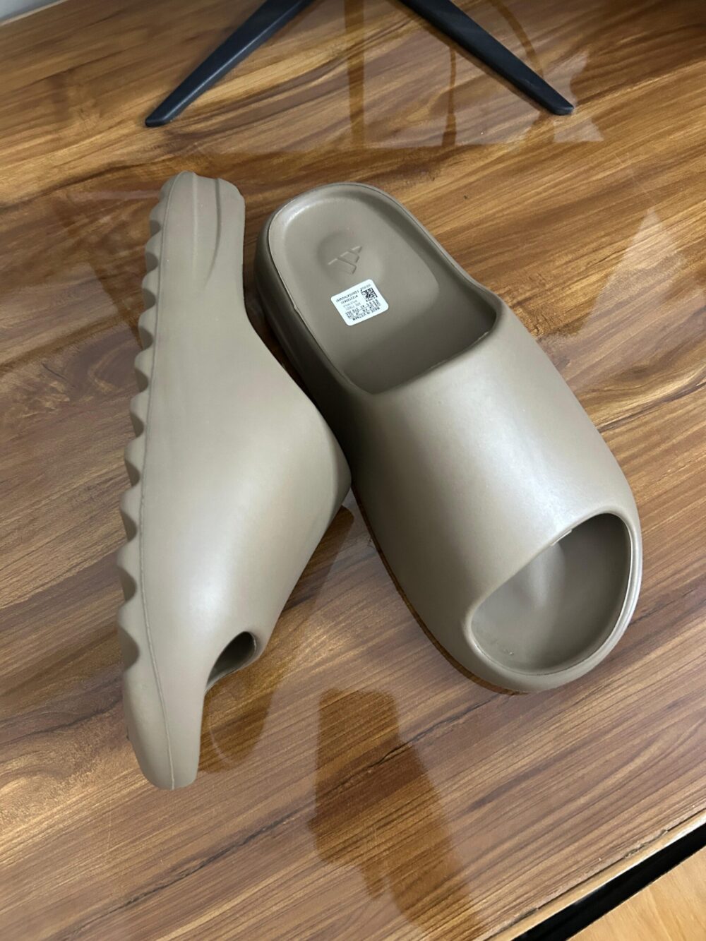 Adidas Yeezy Slides (Brown) - Image 3