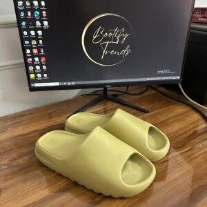 Adidas Yeezy Slides (Resin)