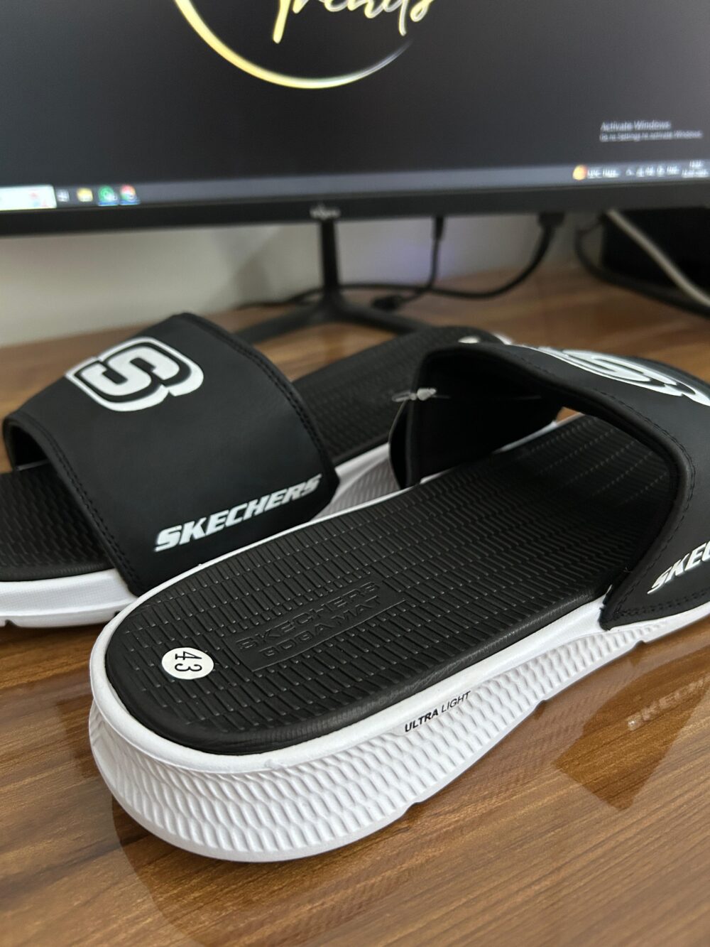 Skechers GOGA MAT Ultra Light Slides (Black/White) - Image 3