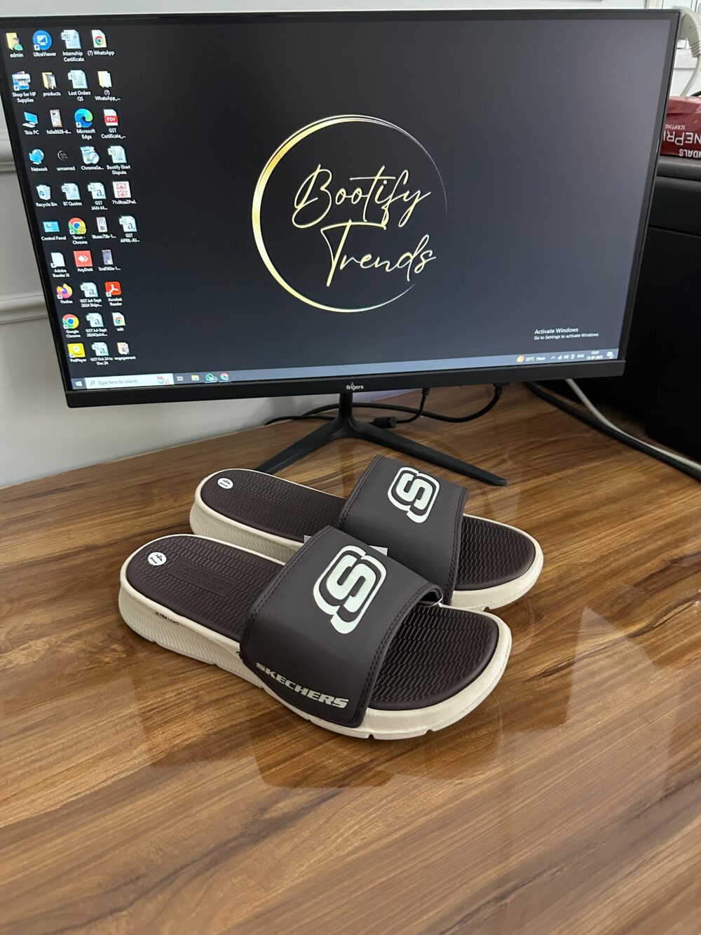 Skechers GOGA MAT Ultra Light Slides (Brown)