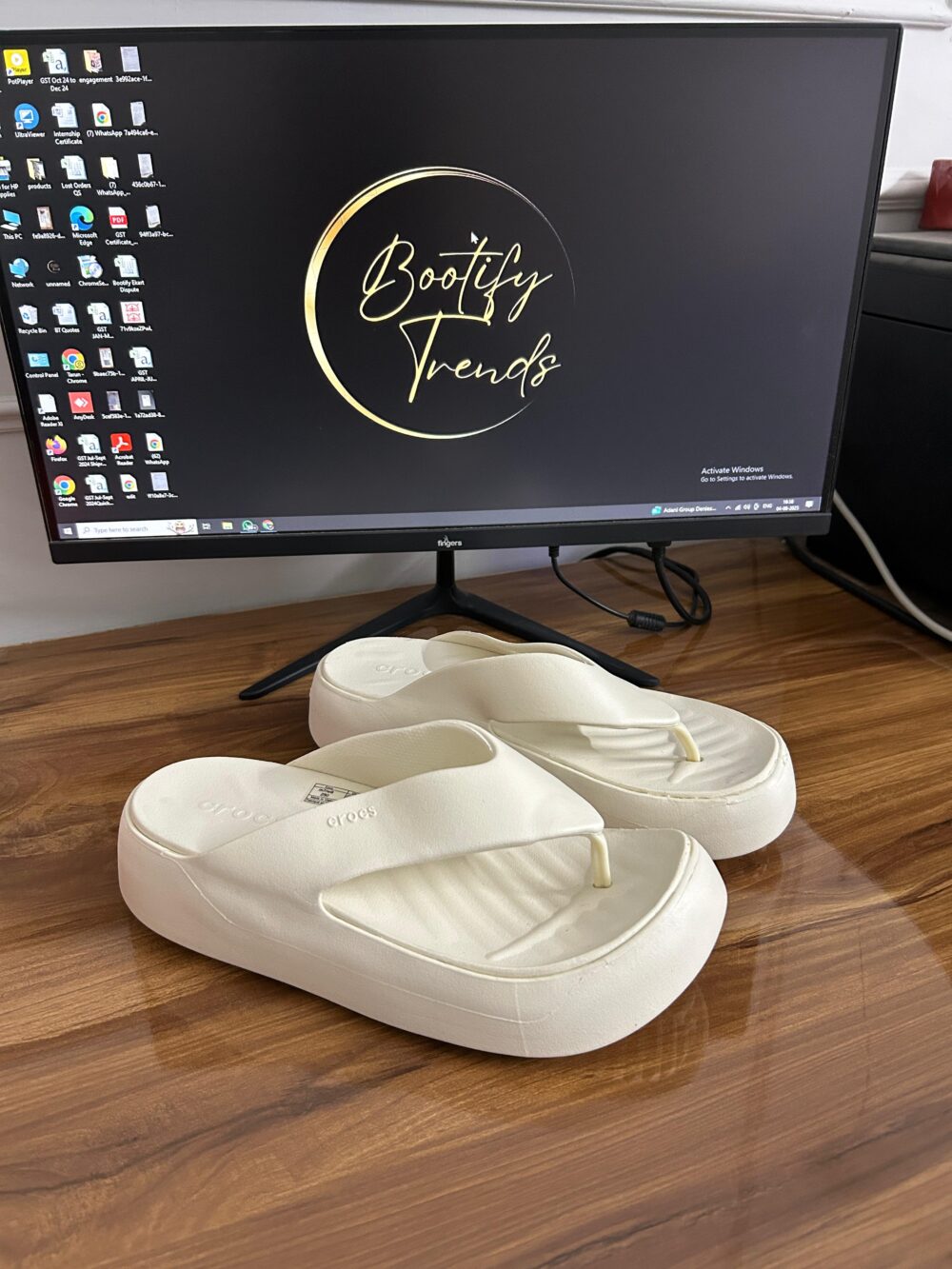 Crocs GetAway Platform Flip-Flops (White)