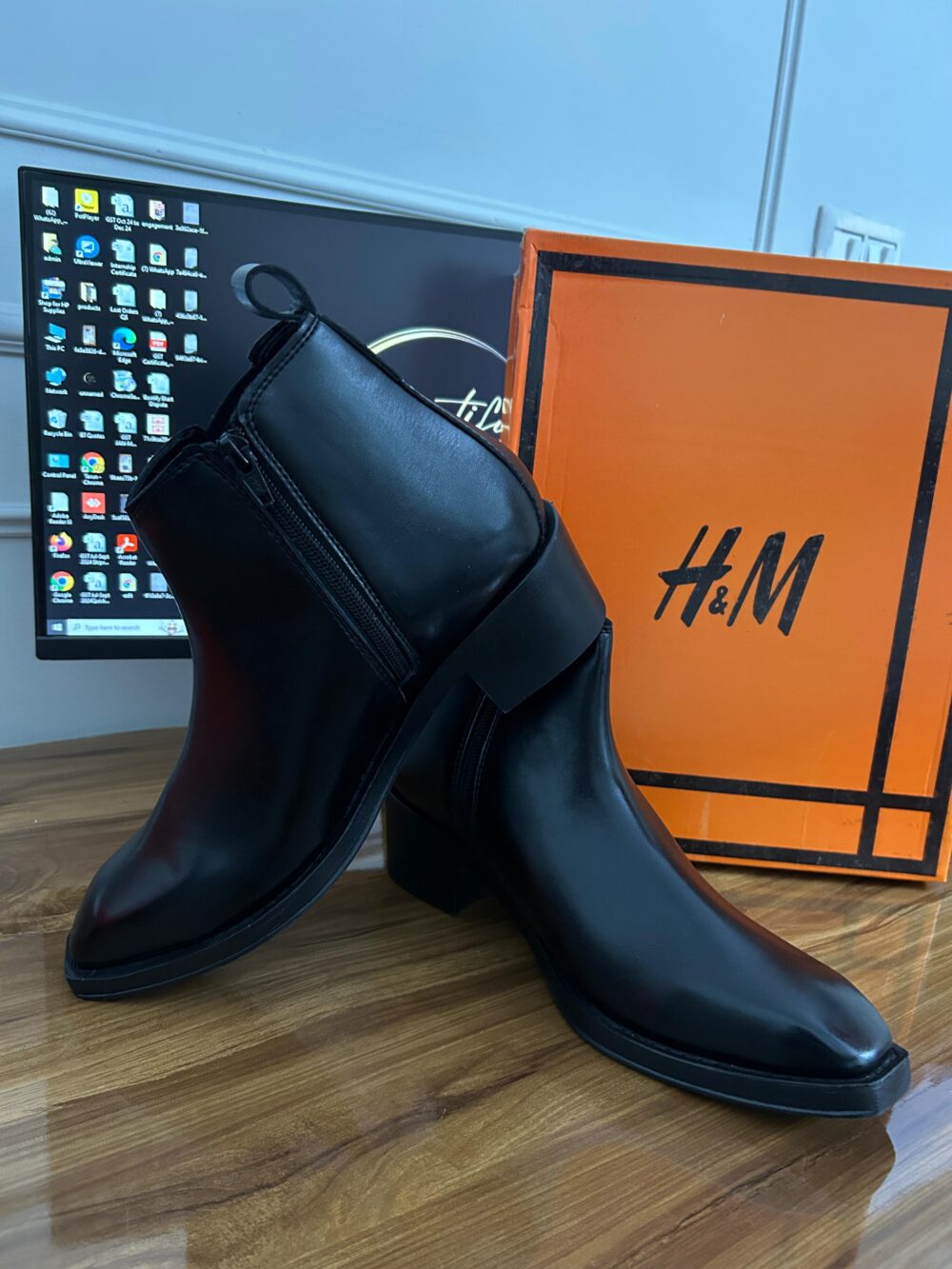 H&M Chelsea Boots (Black) - Image 2
