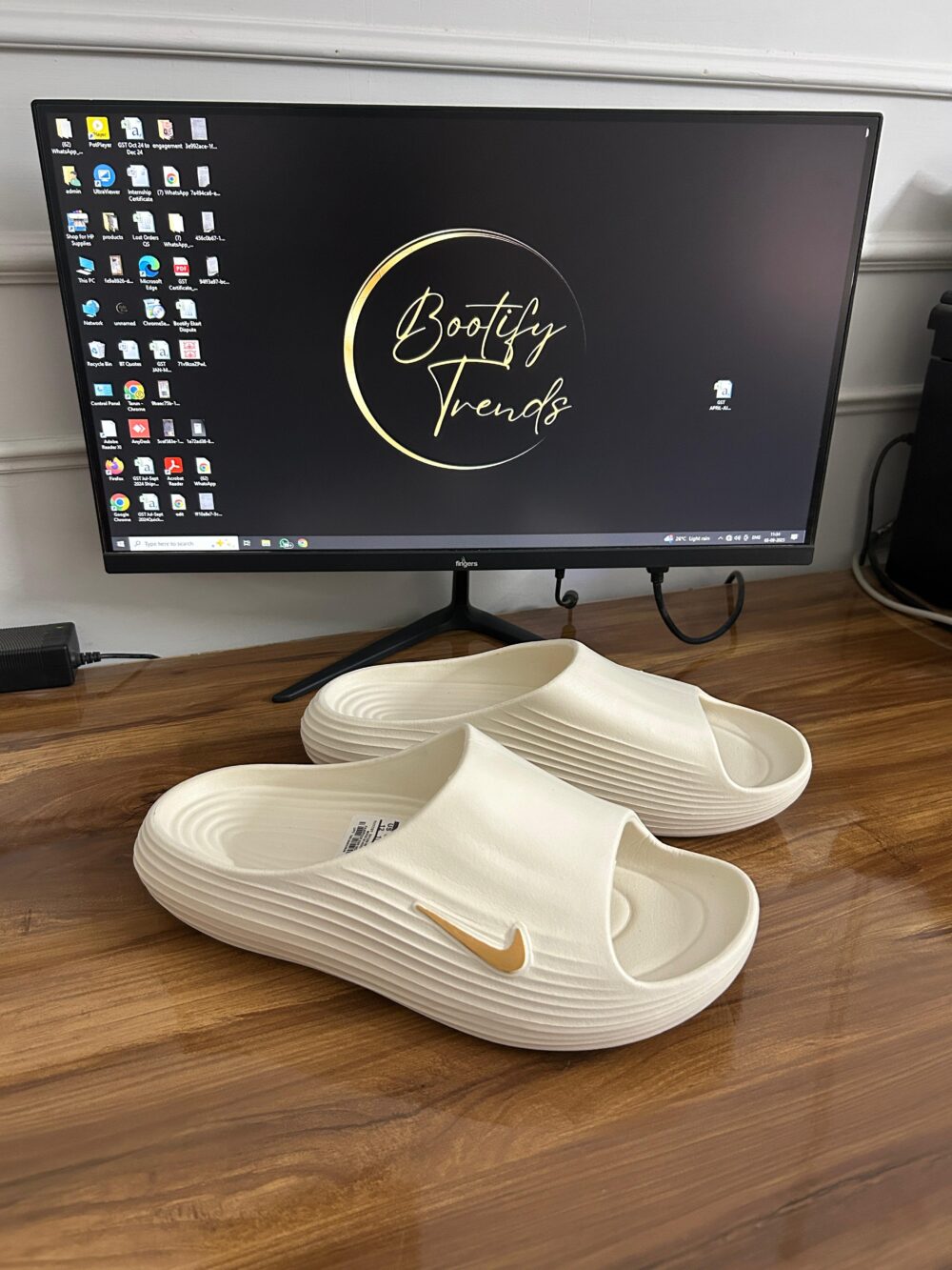 Nike ReactX Slides (Off-White)