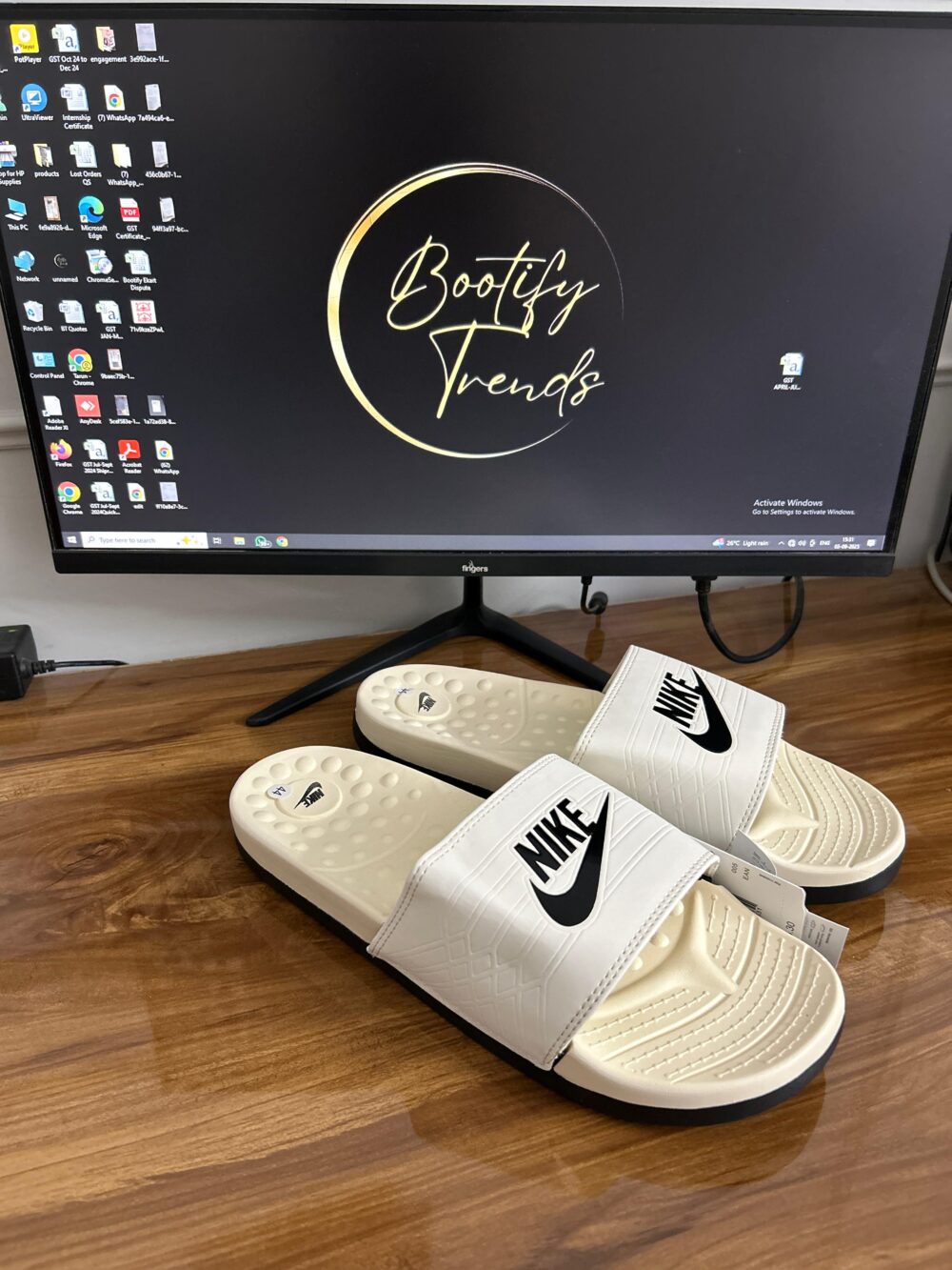 Nike Solar Soft Slides (Off-White)