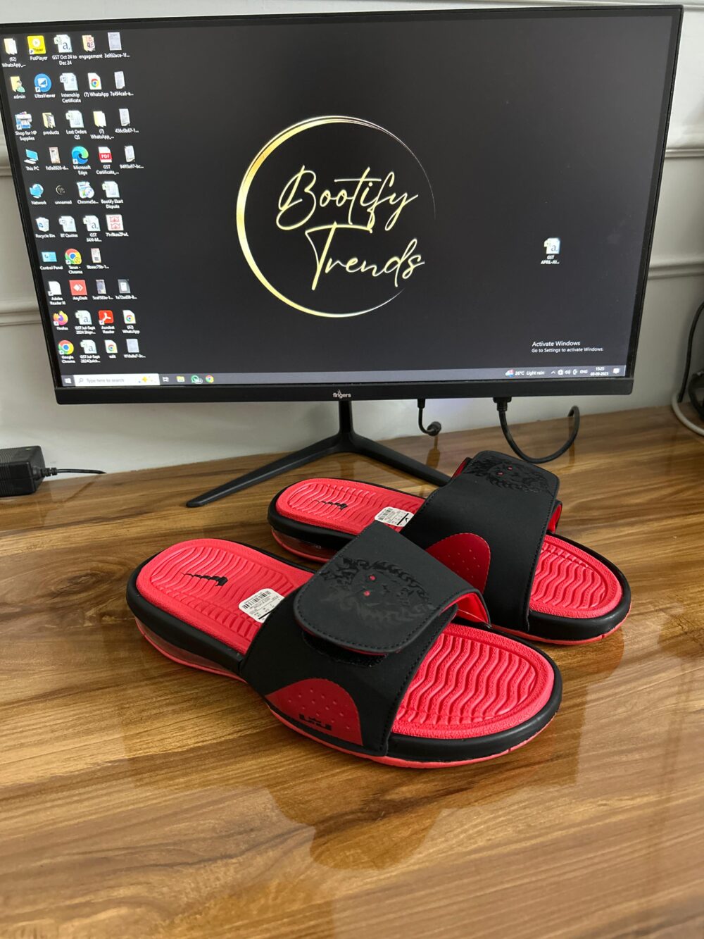 Nike AirMax Slides (Red)