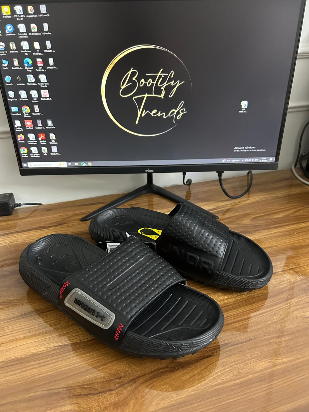 Under Armour Mercenary XI Slides (Black)