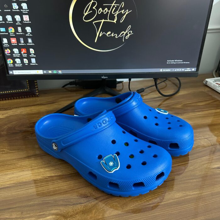 Crocs Classic Clogs (Electric Blue)