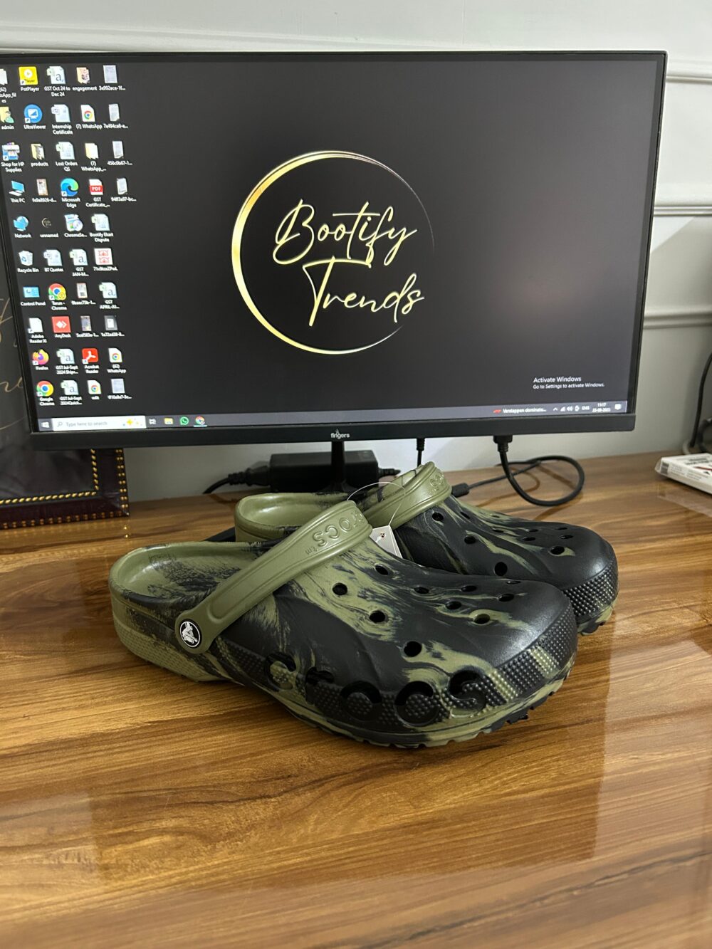 Crocs Baya Clogs (Army/Black)