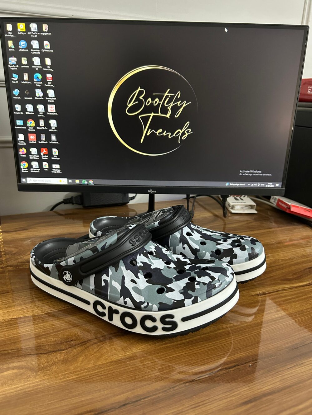 Crocs Bayaband Printed Clogs (Grey)