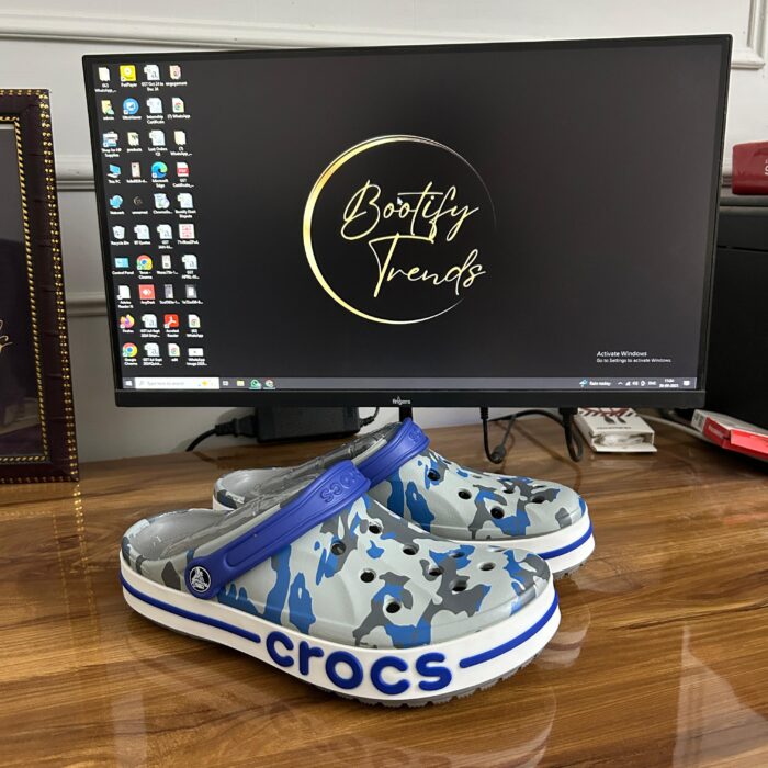 Crocs Bayaband Printed Clogs (Blue)